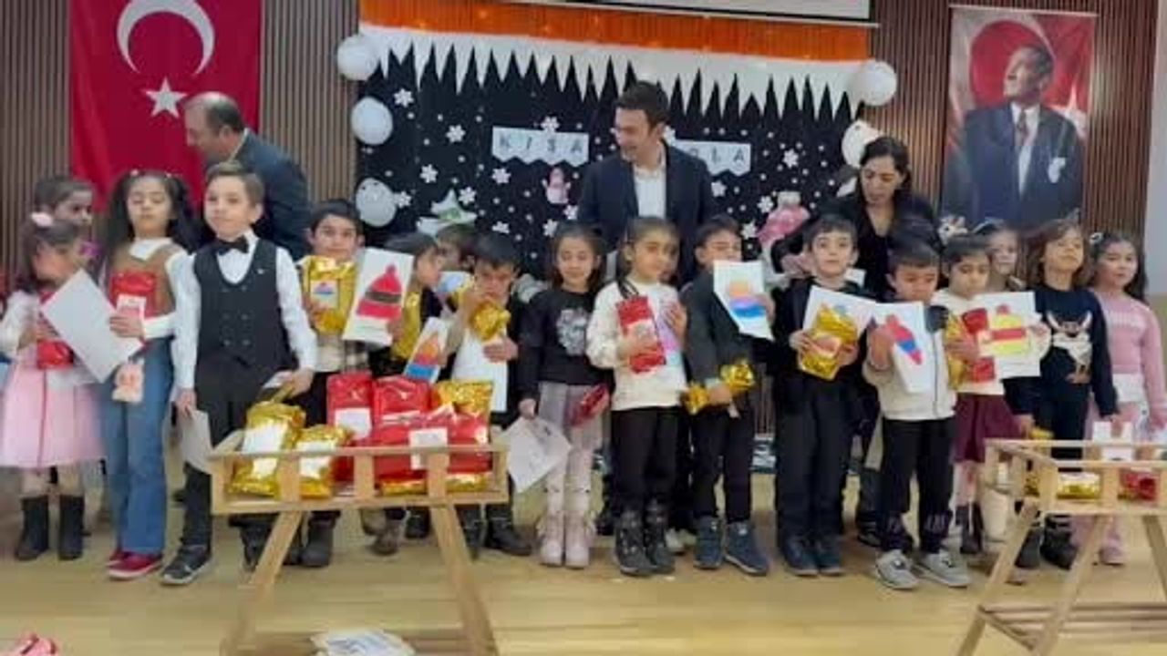 Çıldır'da Karne Heyecanı Berelerle Mutluluğa Dönüştü