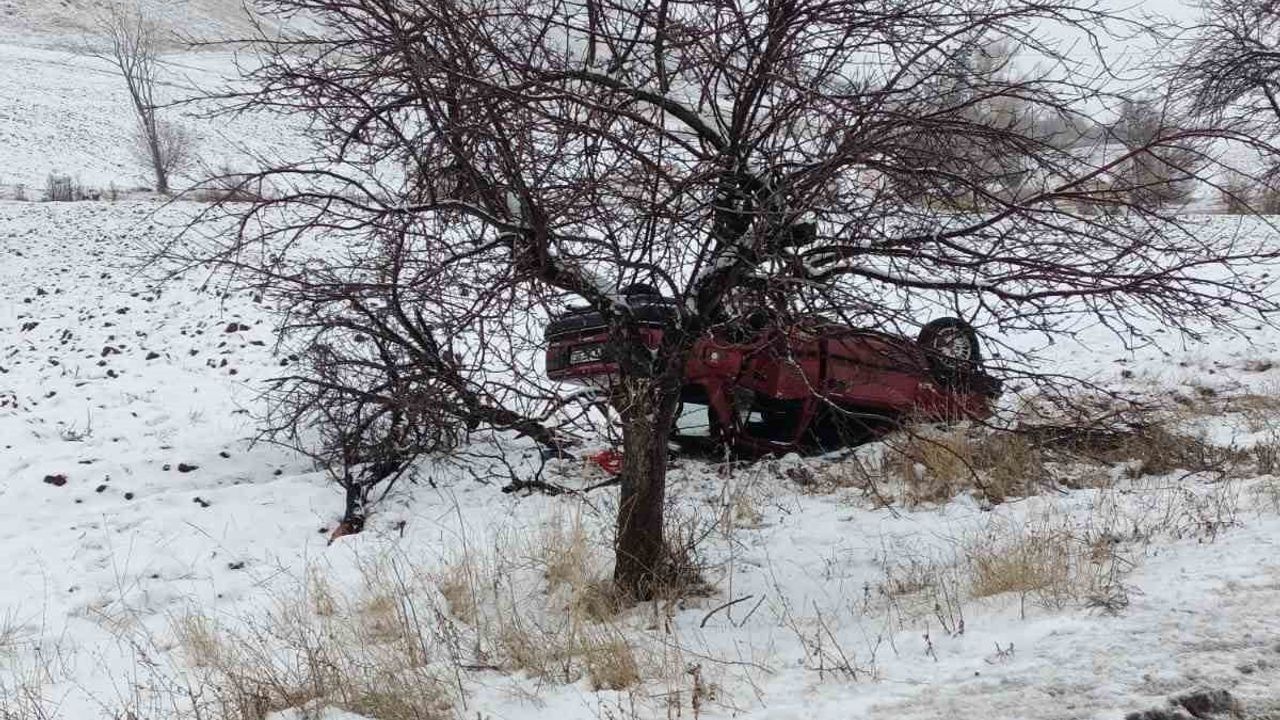 Çorum Alaca'da Kar ve Buzlanma Nedeniyle Kaza: 4 Yaralı