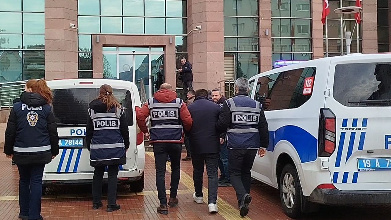 Çorum Osmancık'ta Ziynet Eşyası Çalan 4 Şüpheli Suçüstü Yakalandı