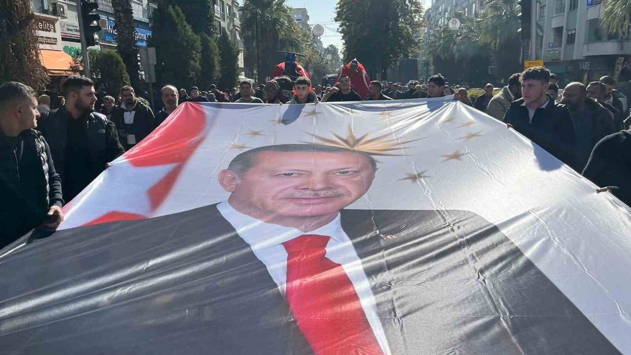 Cumhurbaşkanı Erdoğan Aydın'da Develerle Karşılandı