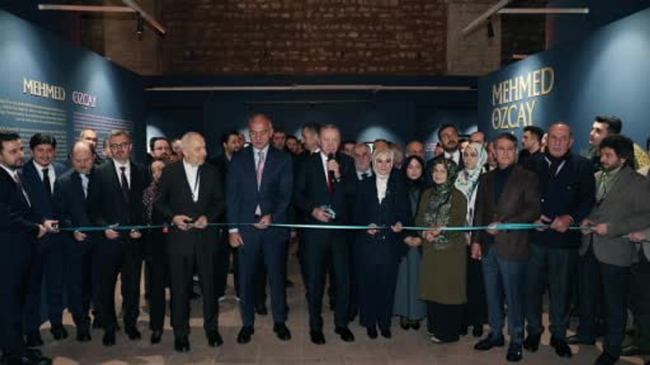 Cumhurbaşkanı Erdoğan Hane İslam Eserleri Sergisi'ni Tophane-i Amire'de Gezdi