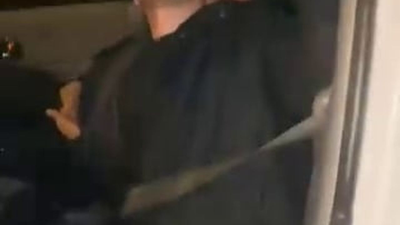 D-100'de Kaza: Otomobilde 3 Kişinin Kendinden Geçmiş Hali Kamerada