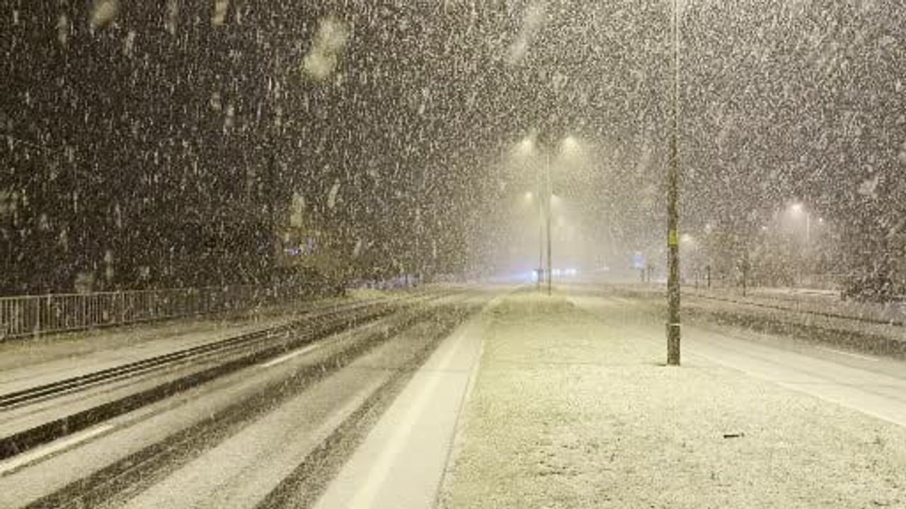 D-655 Zonguldak–Düzce'de Yoğun Kar Yağışı — Trafik Kontrollü
