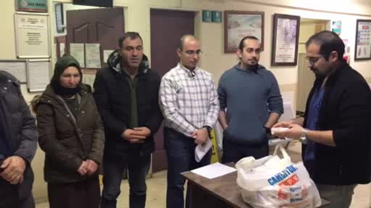 Damal'da sağlık çalışanı bulunan parayı hasta yakınlarına teslim etti