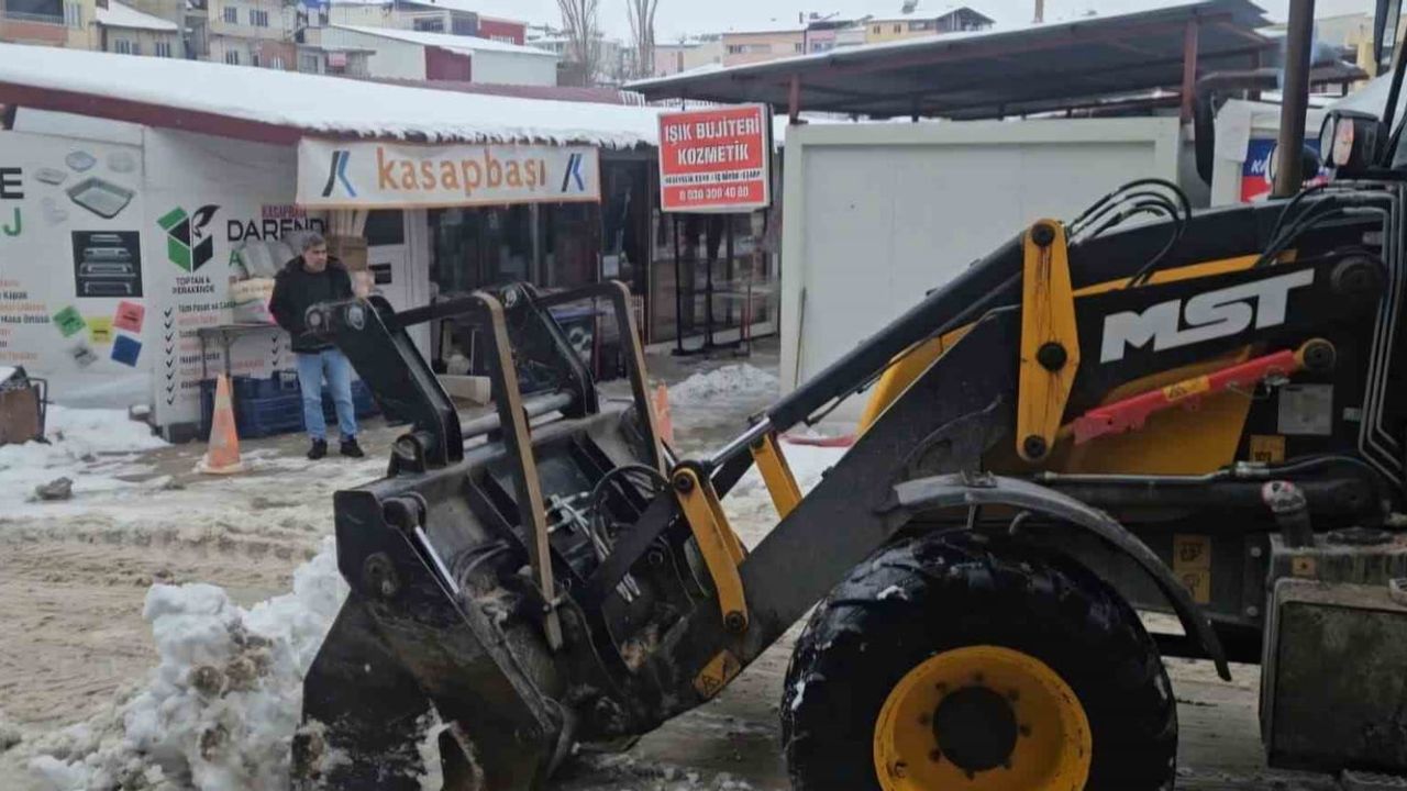 Darende Belediyesi 7/24 Karla Mücadelede Sahada