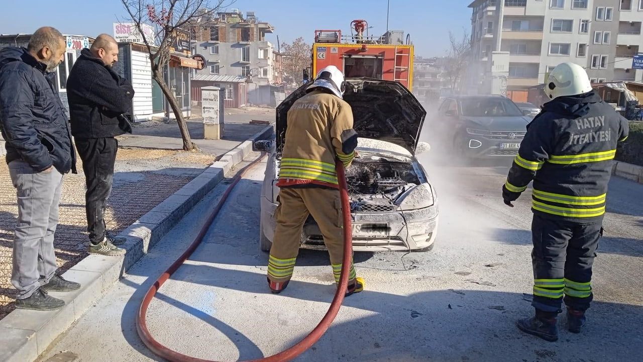 Defne (Hatay) Motor Yangını: İtfaiye Hızla Müdahale Etti