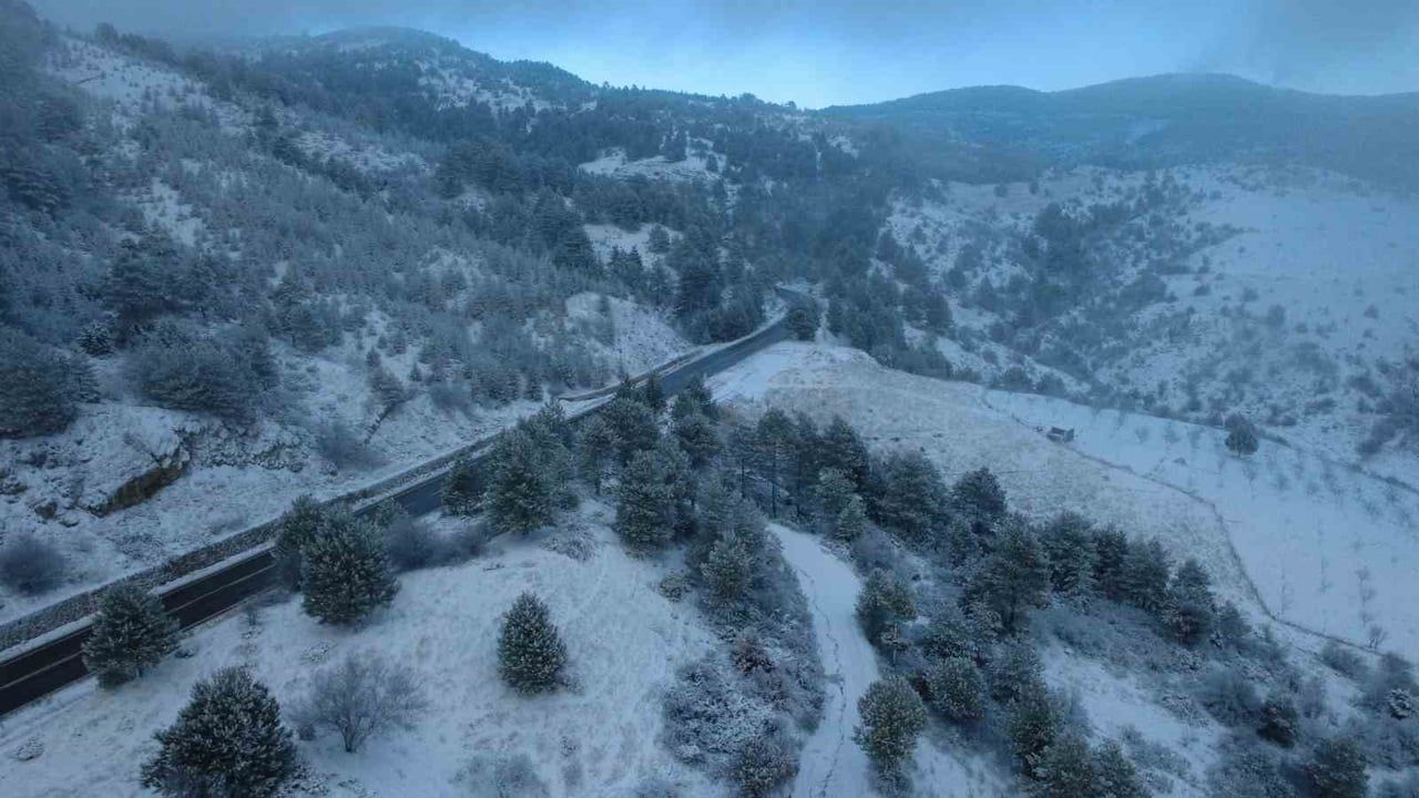 Demirci'de Karla Kaplı Kartpostallık Manzaralar