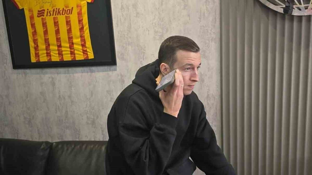 Denis Makarov Kayseri'ye Geldi - Kayserispor'un Yeni Transferi Maçı İzledi