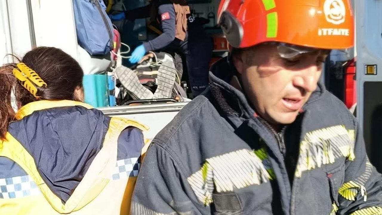 Denizli Çameli'de Traktör Devrildi: 1 Kişi Yaralandı