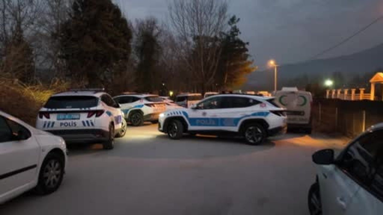 Denizli'de Çarşı ve Mahalle Bekçisi İsmail Tuncer (36) Otomobilinde Silahla Ölü Bulundu