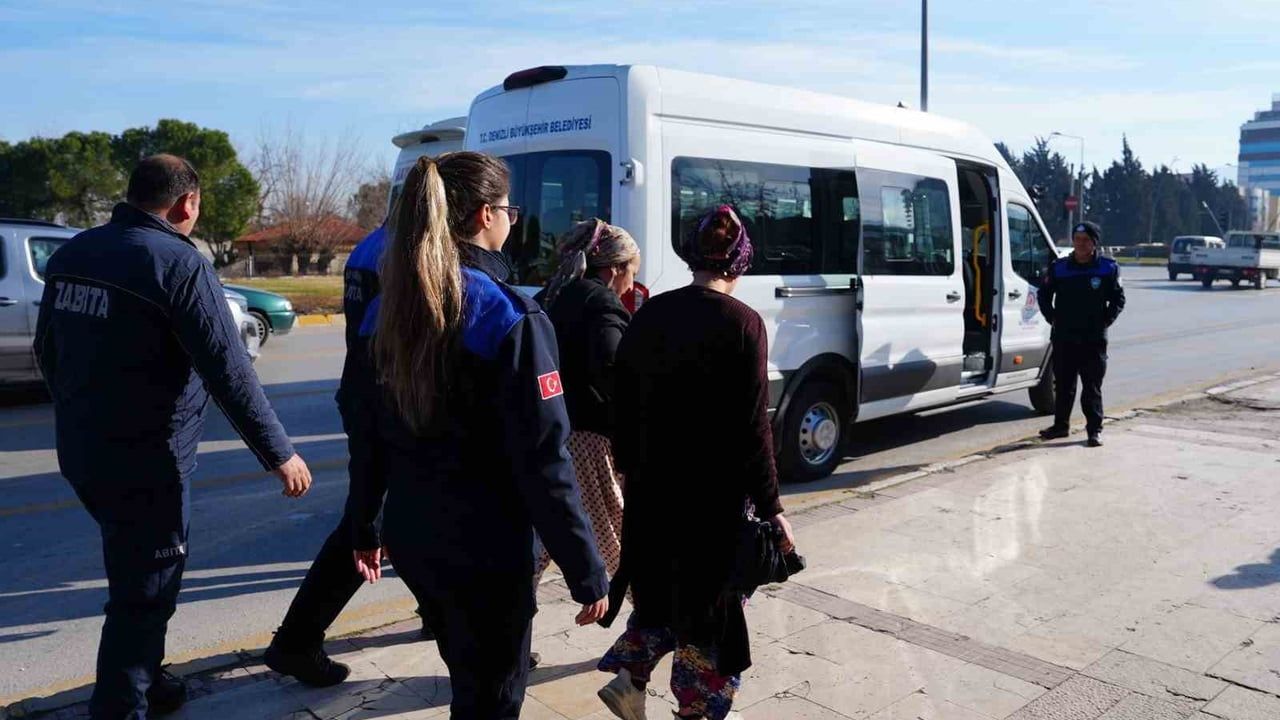 Denizli'de Dilenci Denetimleri Artırıldı: Zabıta Sahada