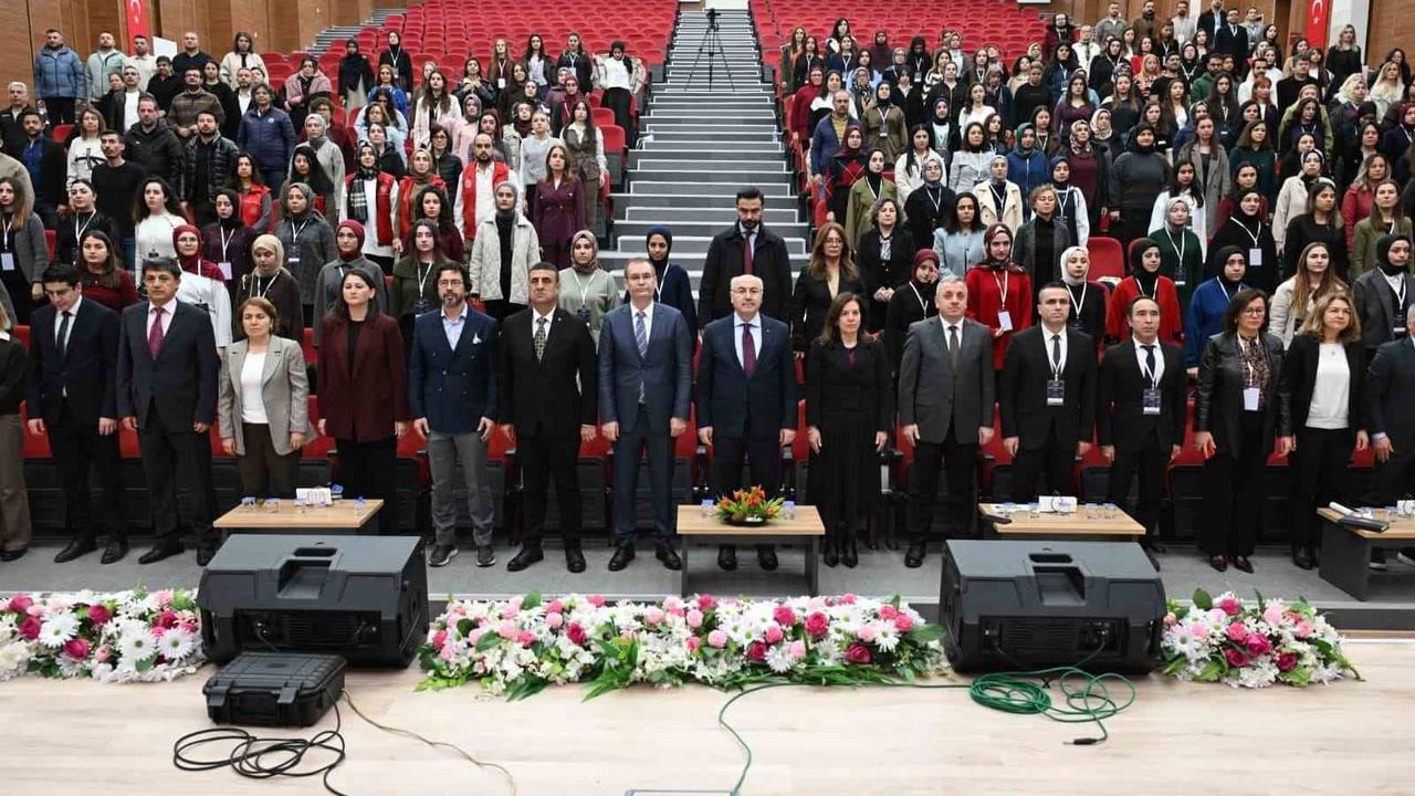 Denizli'de Girişimcilik ve Hayat Becerileri Kampı Açıldı — Vali Köşger: Güçlü Nesillerin Temeli