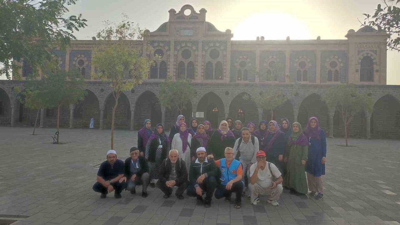 Denizli Umre Kafilesi Medine'de İç Ziyaret Programını Tamamladı