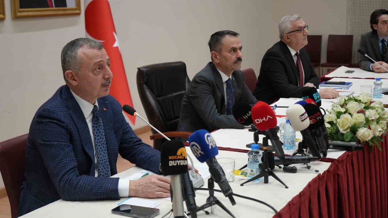 Derince Eğitim ve Araştırma Hastanesi'nde 3 Blok Tahliye Edilip Yıkılacak, 120 Yataklı Acil Durum Hastanesi Yapılacak