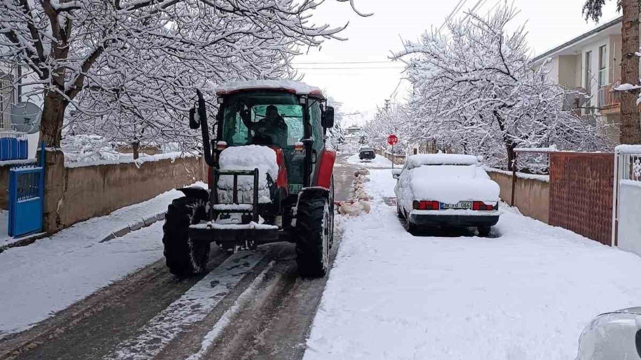 Develi Beyaza Büründü: Kar Kalınlığı 10 Santime Ulaştı
