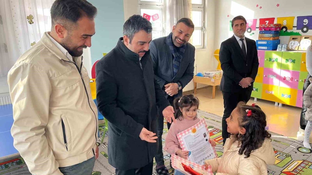 Dicle’de Karne Heyecanı: Kaymakam Mustafa Atış Karnelerini Verdi