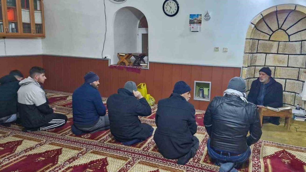 Dicle'de Miraç Kandili Dualarla İdrak Edildi