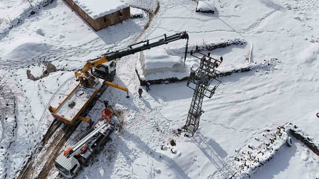 Dicle Elektrik 7/24 Sahada: Diyarbakır'da Enerji Hatları Onarılıyor