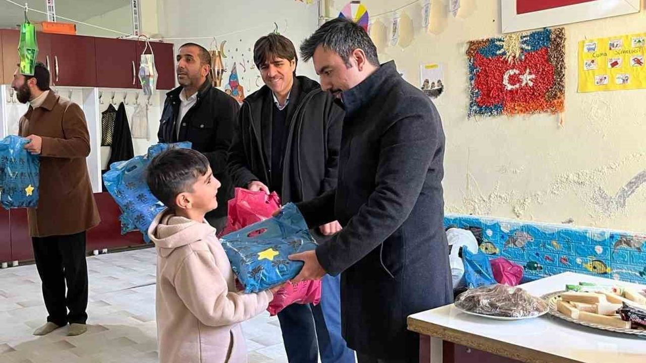 Dicle Kaymakamı Mustafa Atış, Kur'an Kursu Öğrencileriyle Buluştu