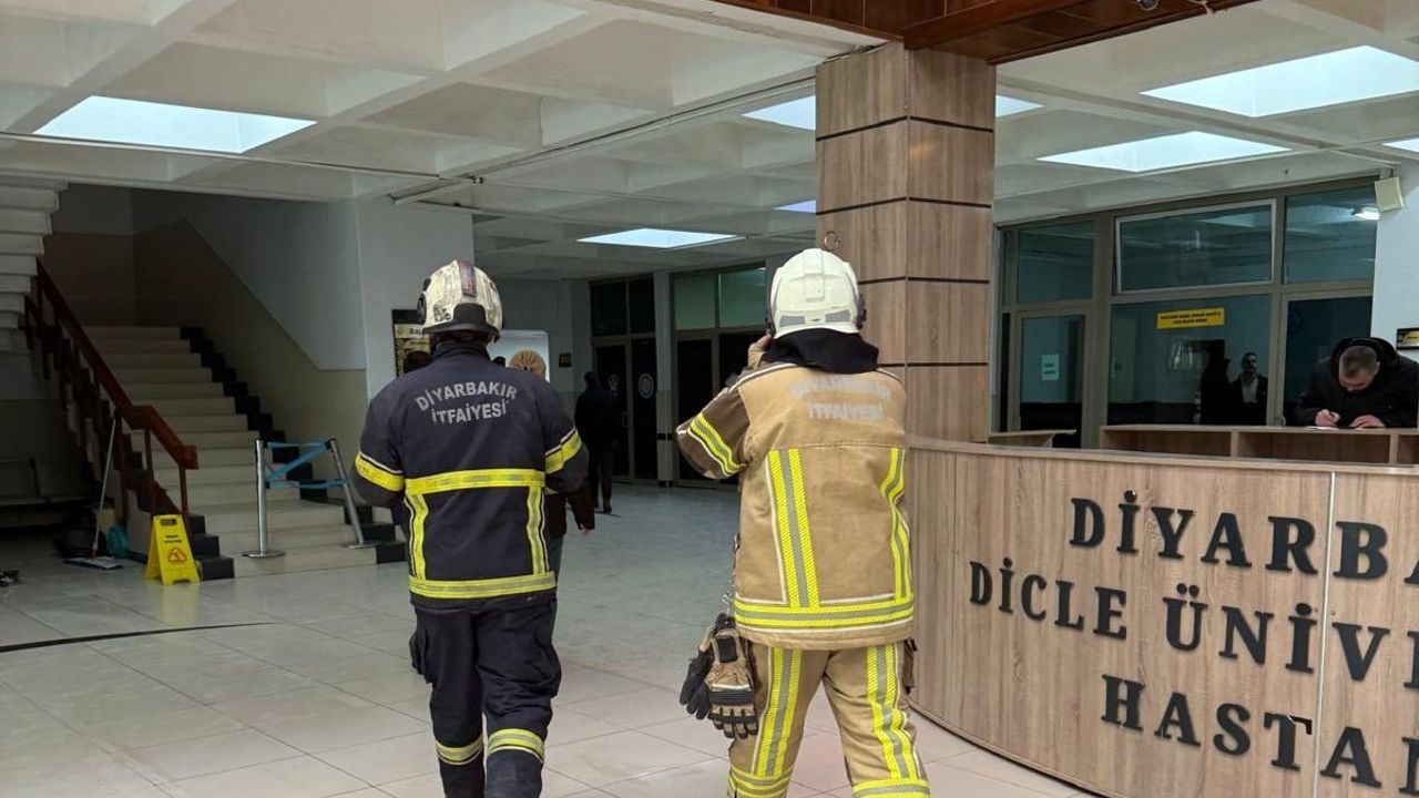 Dicle Üniversitesi Polikliniklerinde Elektrik Kaynaklı Yangın Kontrol Altına Alındı