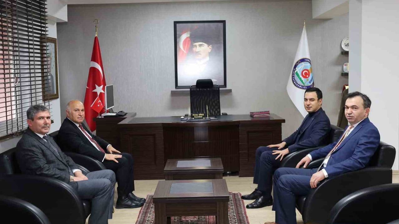 Dinar'da Eğitim Değerlendirildi: MEB Müfettişleri Kaymakam Uğuz'u Ziyaret Etti