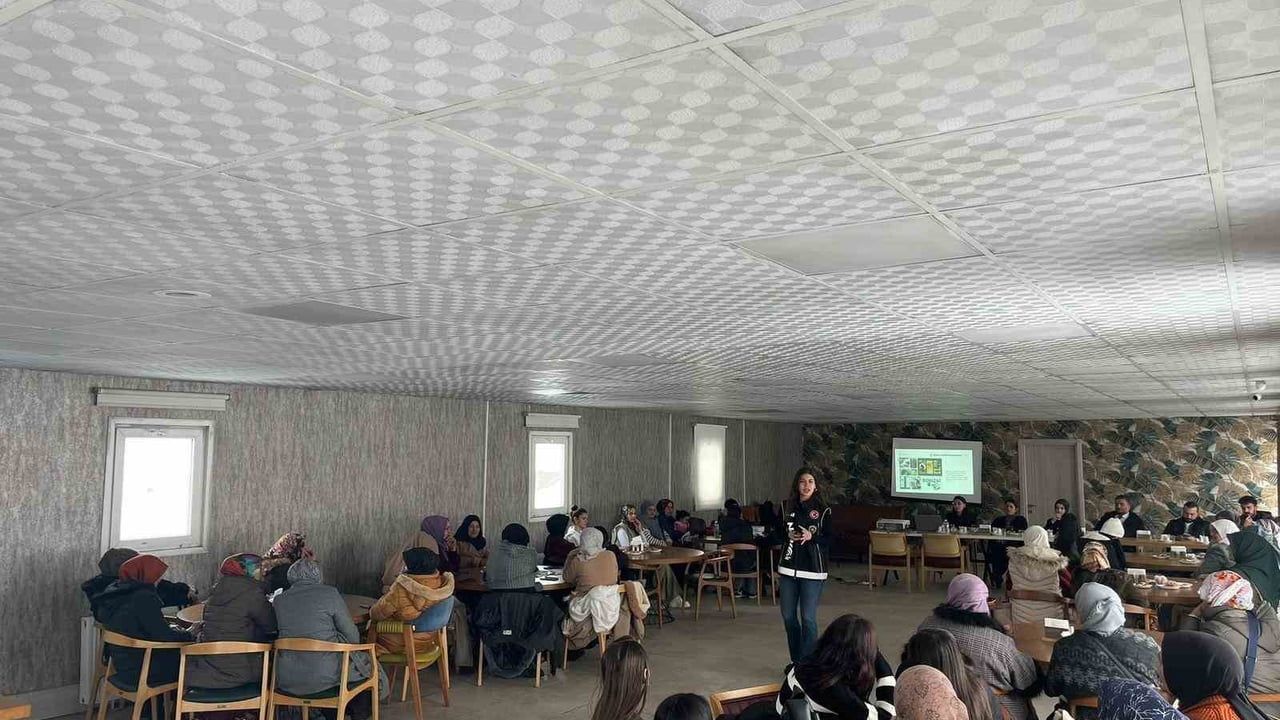 Diyadin'de Bağımlılıkla Mücadele Semineri: Yeşilay ile Önleyici Adımlar