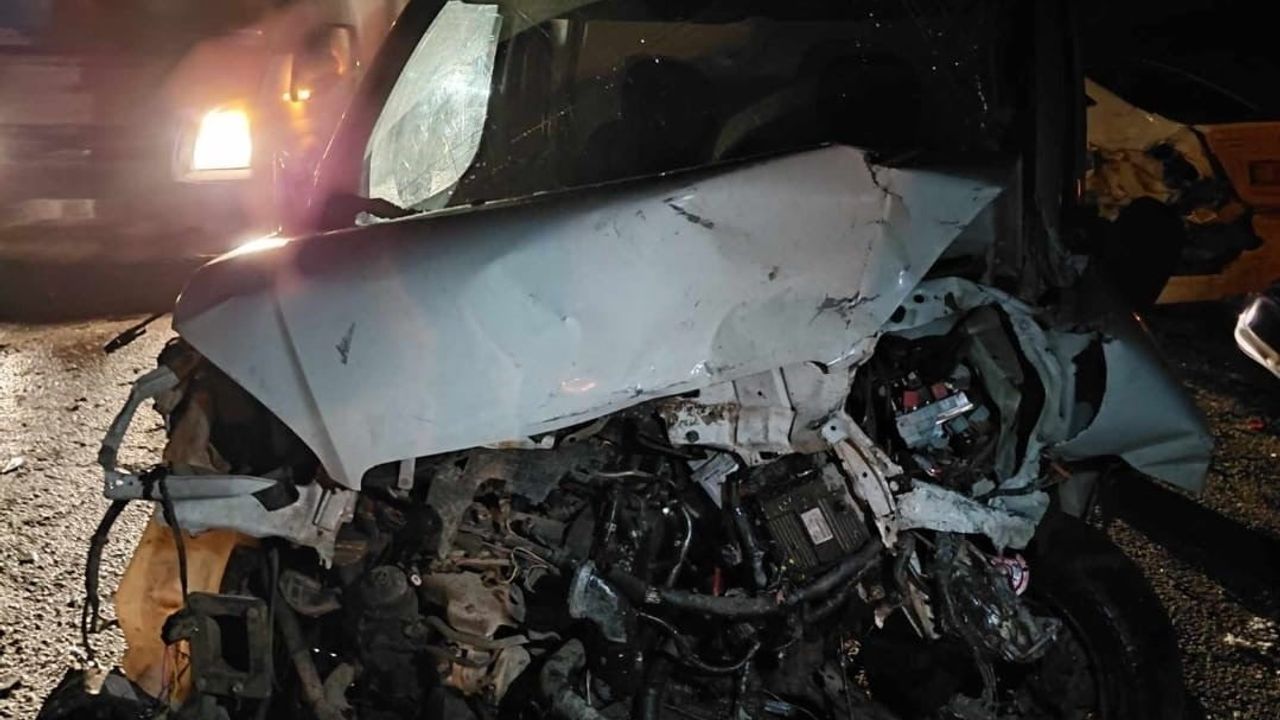 Diyarbakır Çınar'da 3 Araçlı Zincirleme Kaza: 2 Yaralı