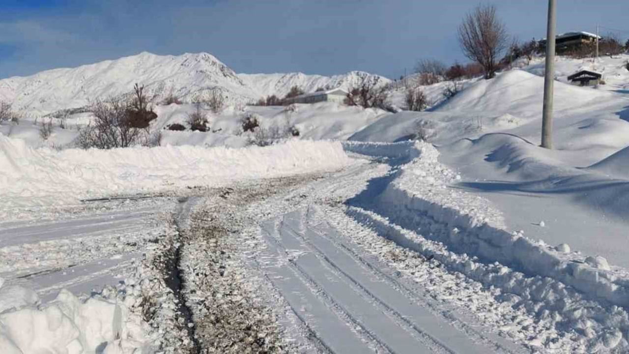 Diyarbakır'da 2 bin 622,7 km kırsal mahalle yolu ulaşıma açıldı