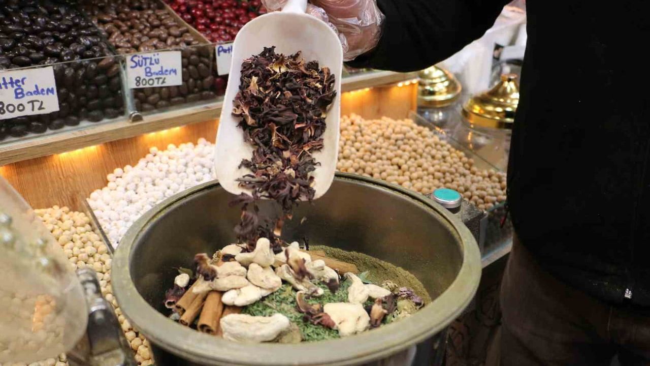 Diyarbakır’da 25 Bitkili Doğal Karışım: Kışın Soğuk Algınlığına Karşı Etkili