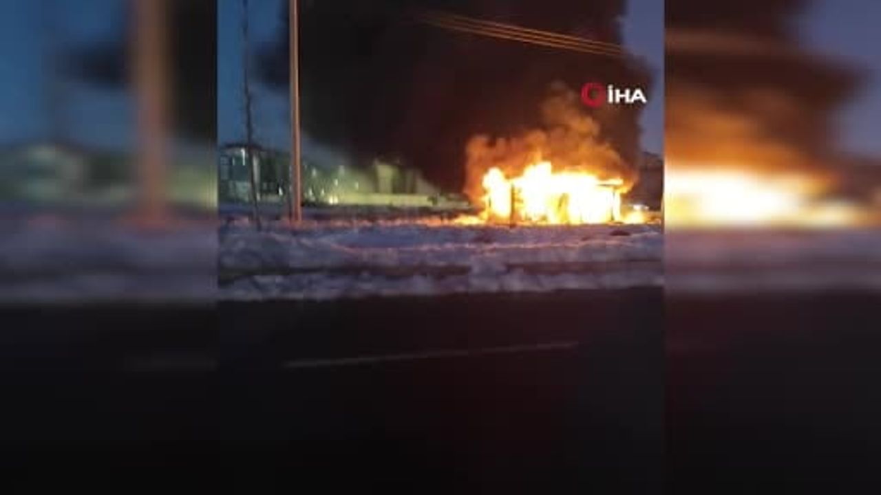 Diyarbakır'da Aşırı Yüklenen Trafo Alev Aldı