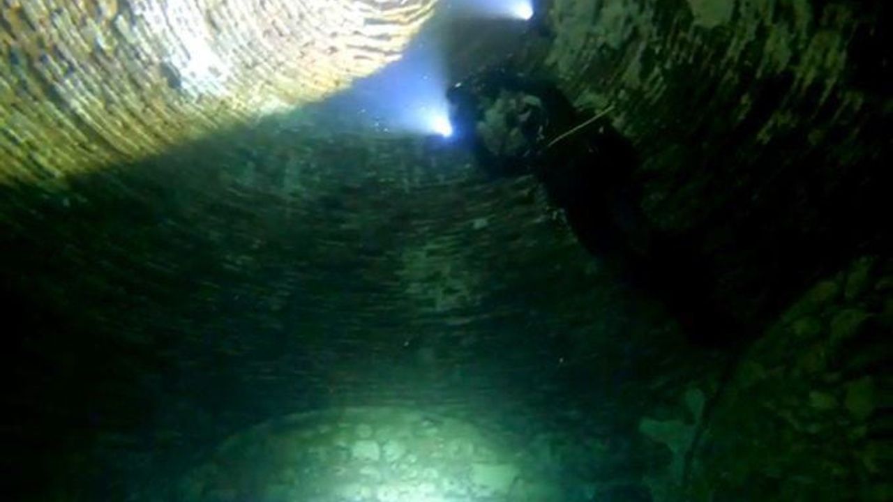 Diyarbakır’da Eğil Baraj Gölü'nde Sualtındaki Tekye Medresesi Görüntülendi