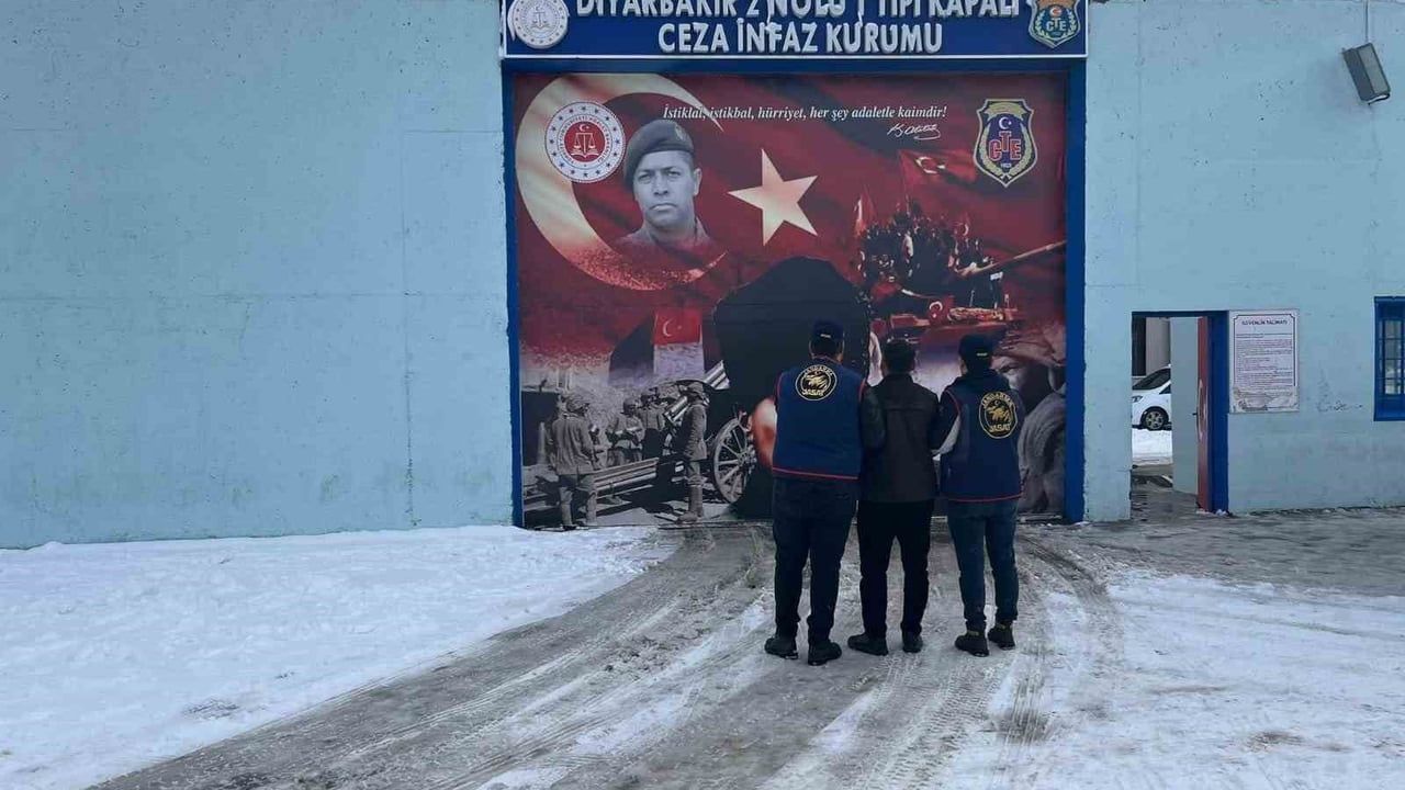 Diyarbakır'da Jandarma Operasyonu: Aranan 67 Şahıs Yakalandı ve Tutuklandı