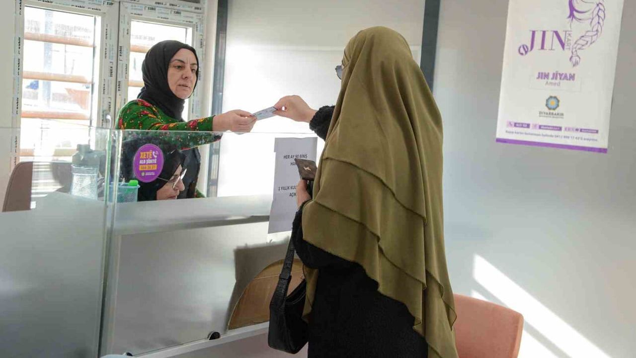 Diyarbakır'da JINKART: İkinci Dönemde 8 Bin Kadına Kart Dağıtıldı