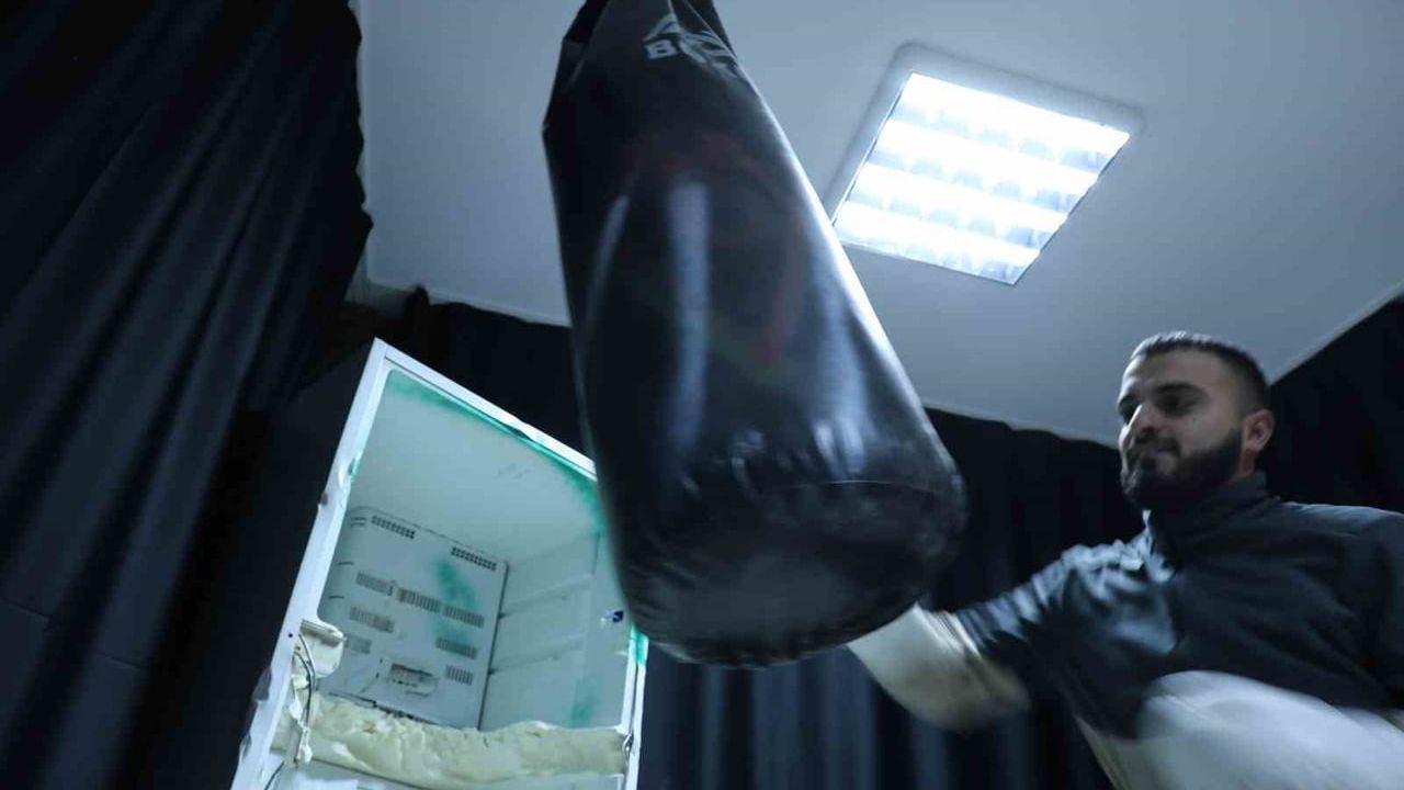 Diyarbakır'da 'Öfke Evi' Açıldı: Hamza Durmaz'tan Kırıp Dökmeyle Terapi