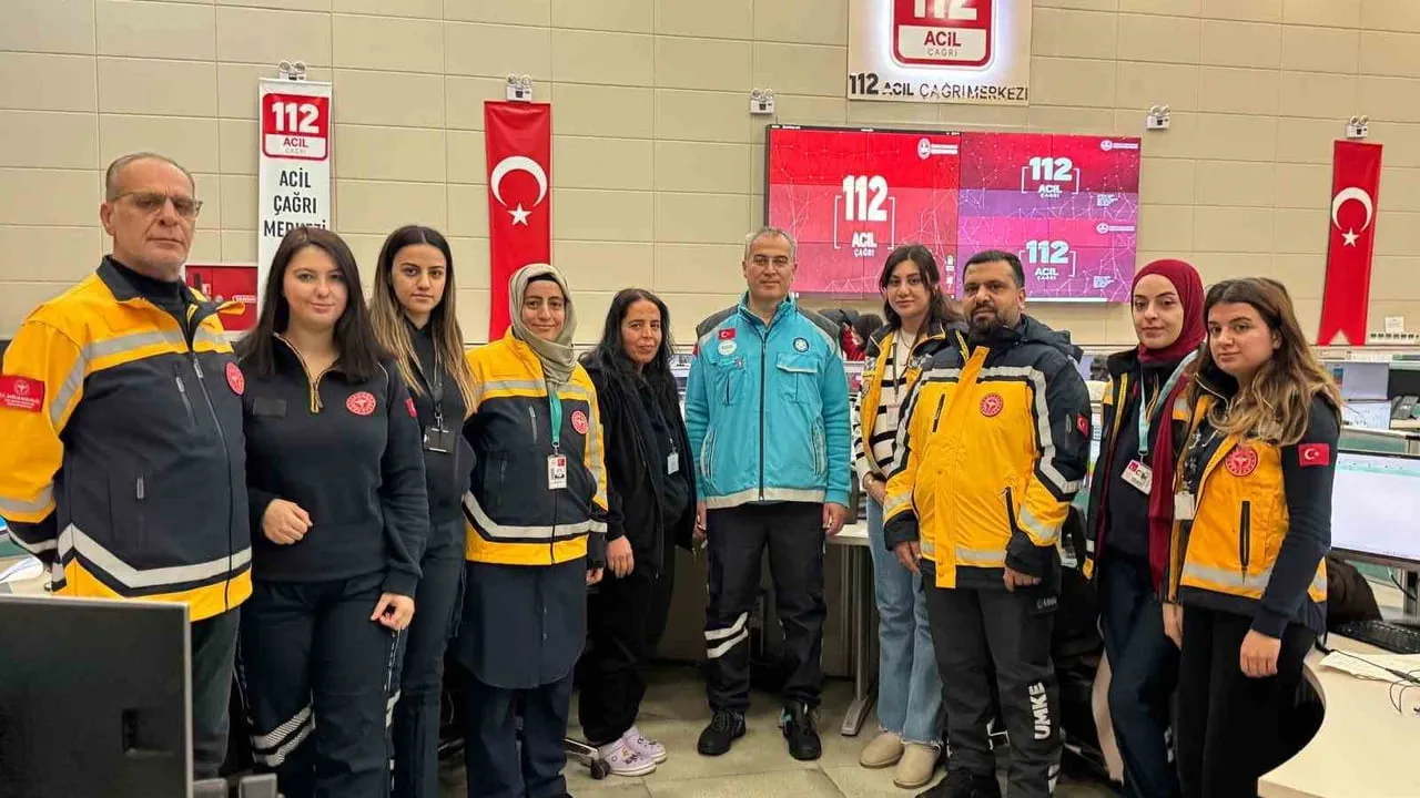 Diyarbakır'da Sağlık Ekipleri Yoğun Kar Yağışında Görev Başında