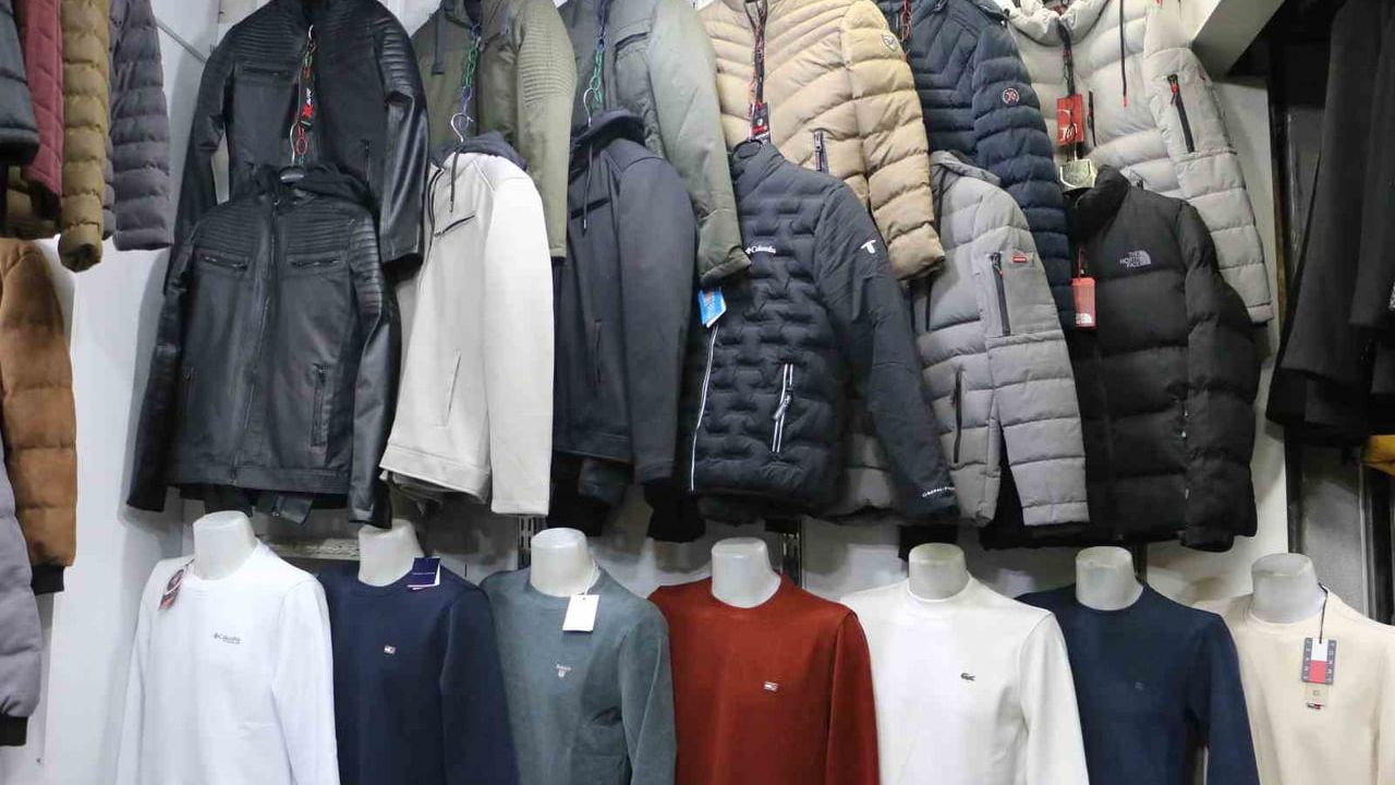 Diyarbakır'da Soğuk Hava Alışverişi Değiştirdi: Kalın Kaban ve Kazaklar Öne Çıktı