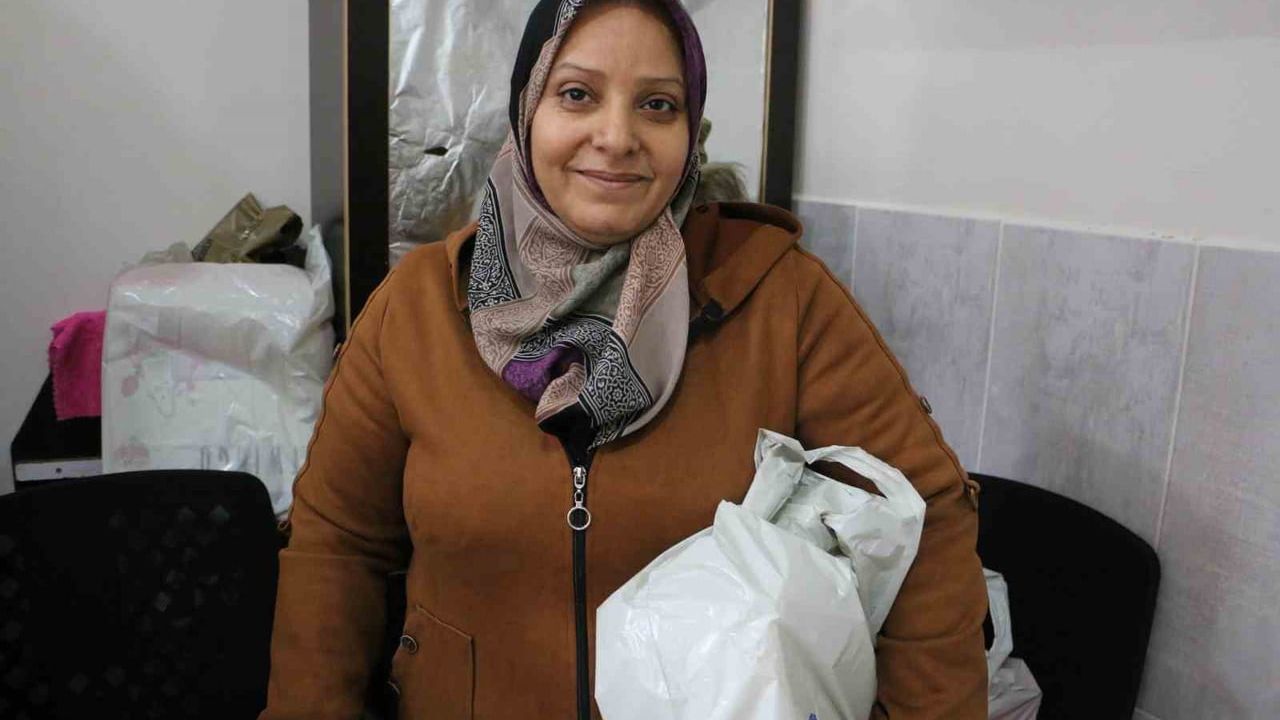 Diyarbakır'da Sosyal Medya Çağrısıyla 200'den Fazla Çocuğa Ayakkabı ve Mont