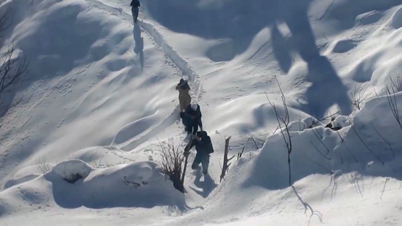 Diyarbakır Kulp'ta Rahatsızlanan Vatandaş Jandarma Helikopteriyle Hastaneye Sevk Edildi