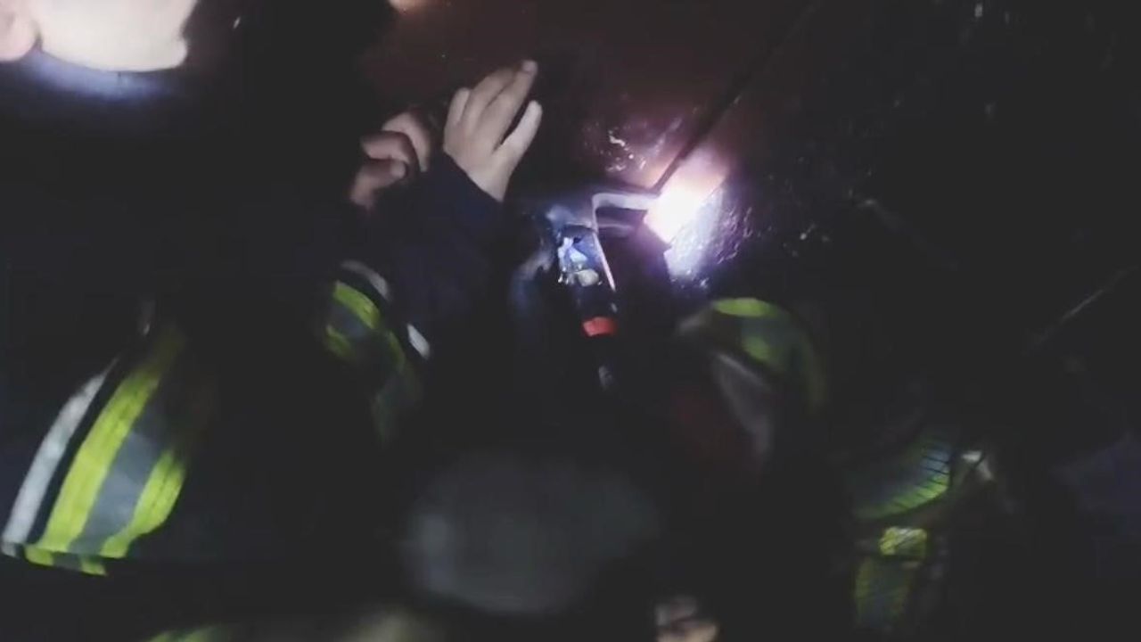 Diyarbakır Sur'da Toprak Evde Yangın: Kısmi Çökme, Yaralanma Yok