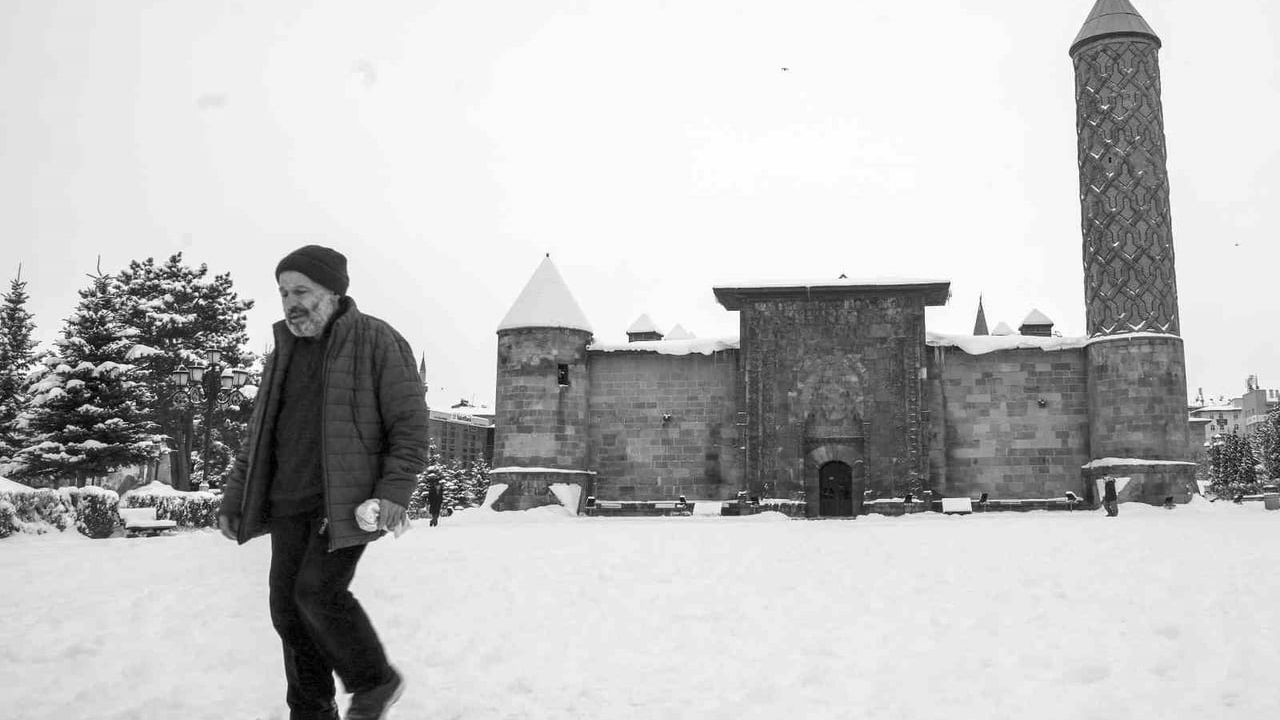 Doğu Anadolu'ya Kar Uyarısı: Erzurum, Ardahan, Bayburt ve Erzincan