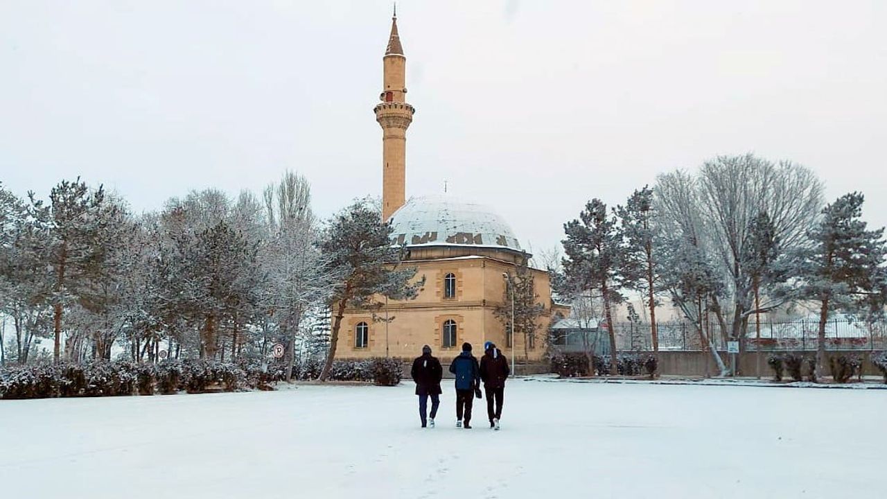 Doğu'da Aralıklı Kar, Buzlanma ve Çığ Uyarısı