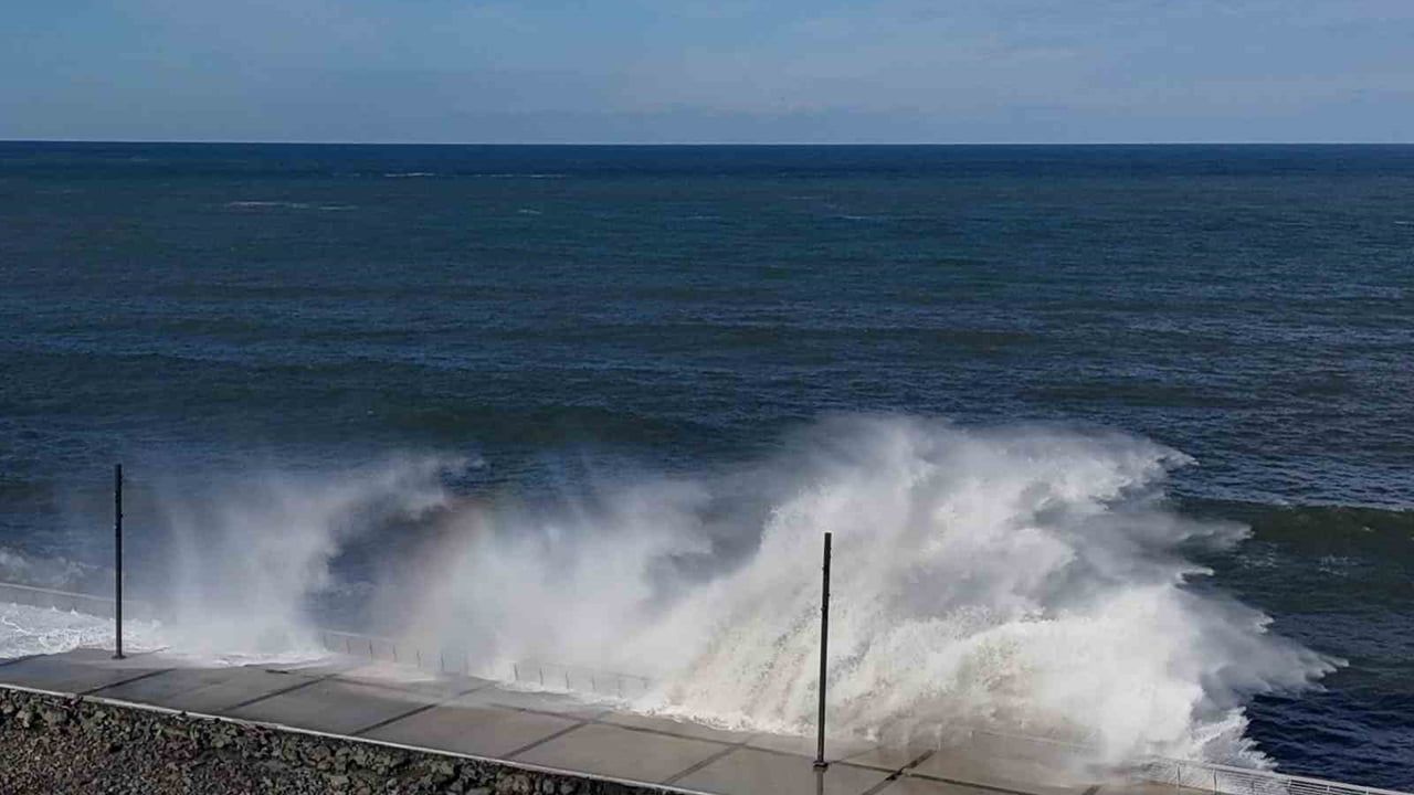 Doğu Karadeniz'de Fırtına Uyarısı: 18-20 Ocak'ta Rüzgar 50-90 km/sa