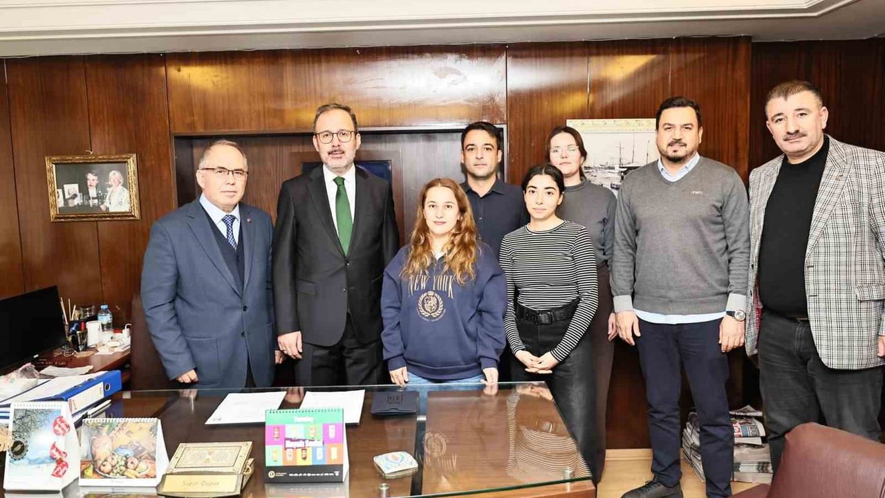 Dr. Mehmet Kasapoğlu: Gazeteciler Toplumun Hafızasıdır — 10 Ocak İzmir Ziyareti