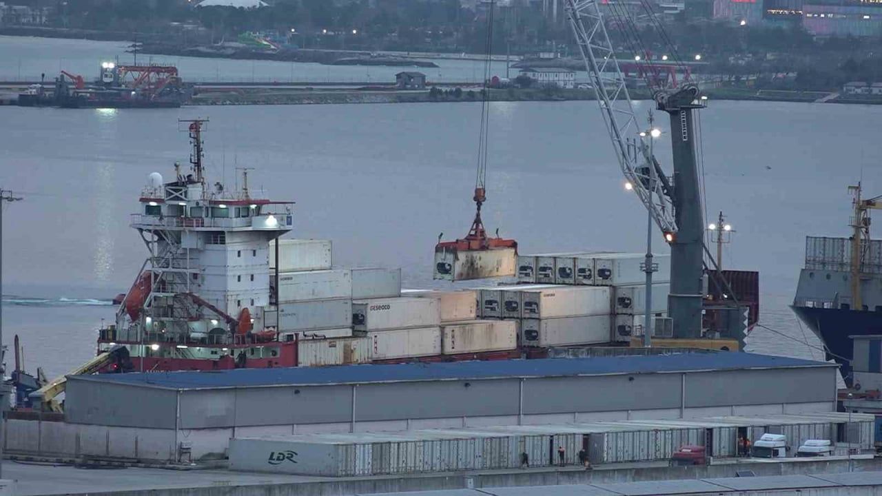 Dron Saldırısı: Kamerun Bayraklı 'Aurelia' Samsun Limanı'na Demirledi