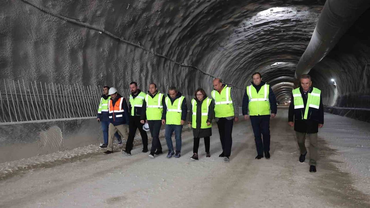 Dülük-OSB Tüneli yüzde 25 tamamlandı: Gaziantep ulaşımı 10 dakikaya iniyor