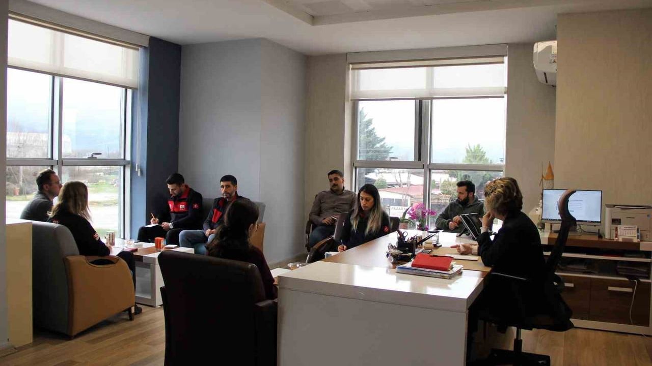 Düzce 112 Acil Çağrı Merkezi'nde 2026 Hedefleriyle Değerlendirme Toplantısı