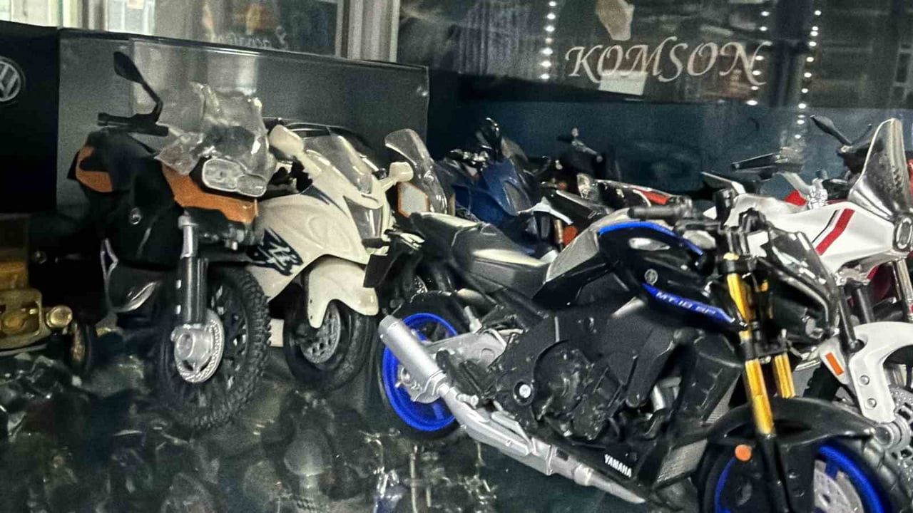 Düzce'de 30 Yıllık Tutku: Aydın Çetinkaya'nın 400'ü Aşkın Motosiklet Maketi Koleksiyonu