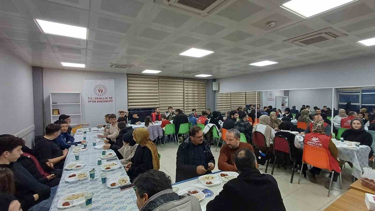 Düzce'de Gençlere Dini ve Manevi Bilgiler Aktarıldı