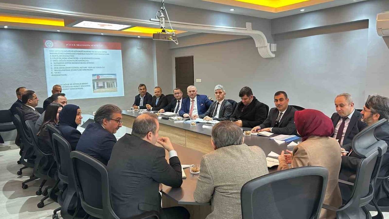 Düzce'de İlçe Milli Eğitim Müdürleri Toplantısı: Eğitimde Hedefler ve Koordinasyon