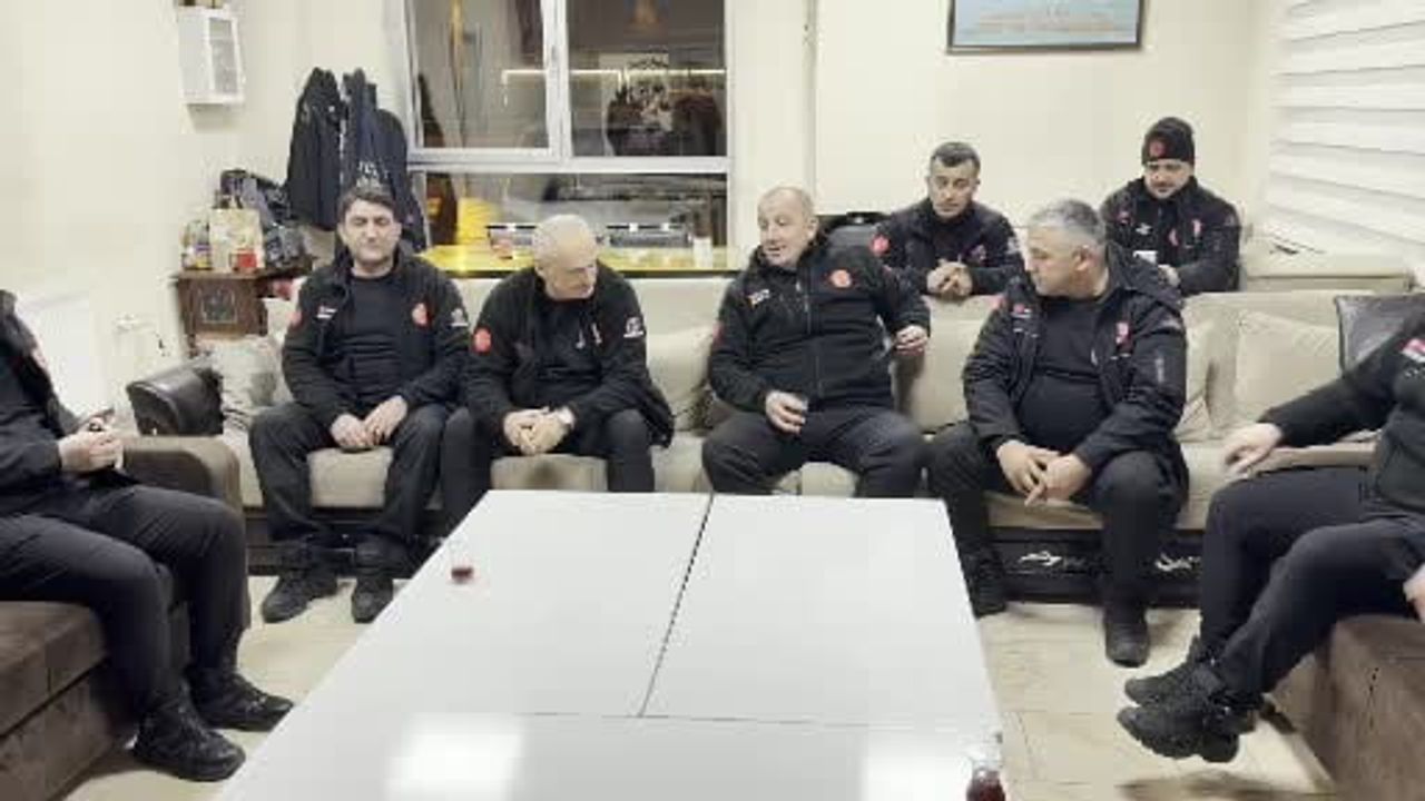 Düzce'de İtfaiyeciler Görev Başında Yeni Yıla Girdi